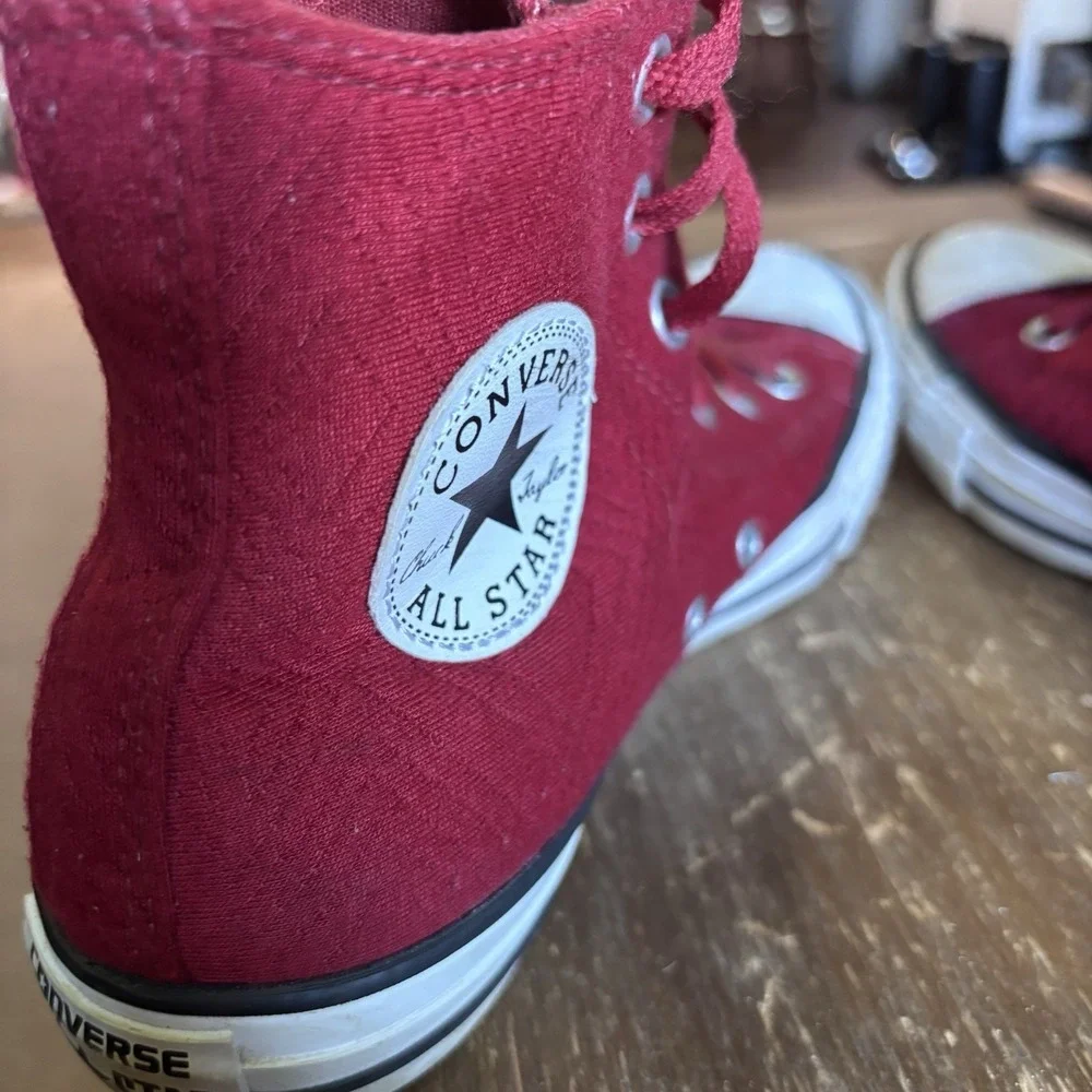 Converse Chuck Taylor All Star Women's High Top Lace-Up Red/White Sneakers SZ 7 - Picture 2 of 7